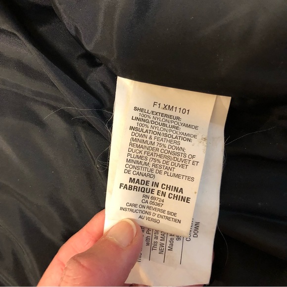 ❌  SOLD ❌ Columbia Black Down Vest Y2k - Picture 8 of 11